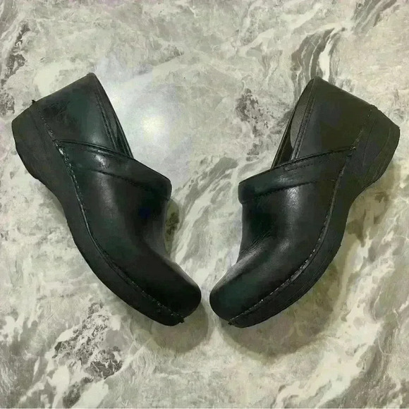 Dansko XP 2.0 Women’s Size US 9.5 EURO 40 Black Leather Shoes Clogs Nurses - Picture 1 of 7